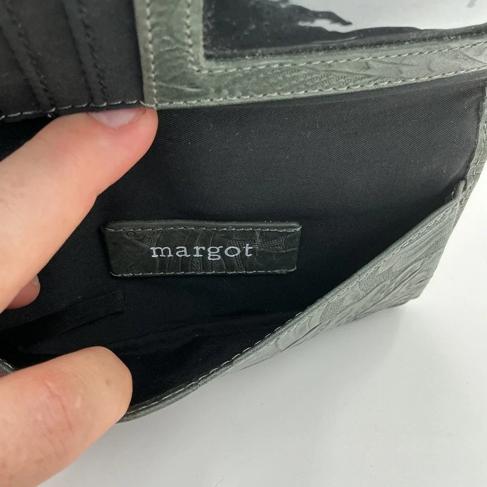 Margot Gray Embossed Leather Floral Paisley Wristlet Wallet Slim ID Card‎ Holder